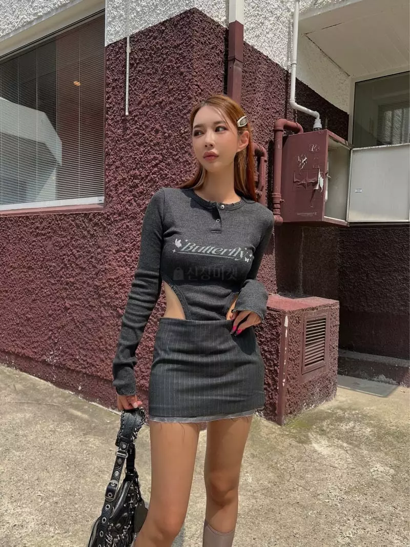 Gateless - Korean Women Fashion - #restrostyle - Butterfly Tee - 5