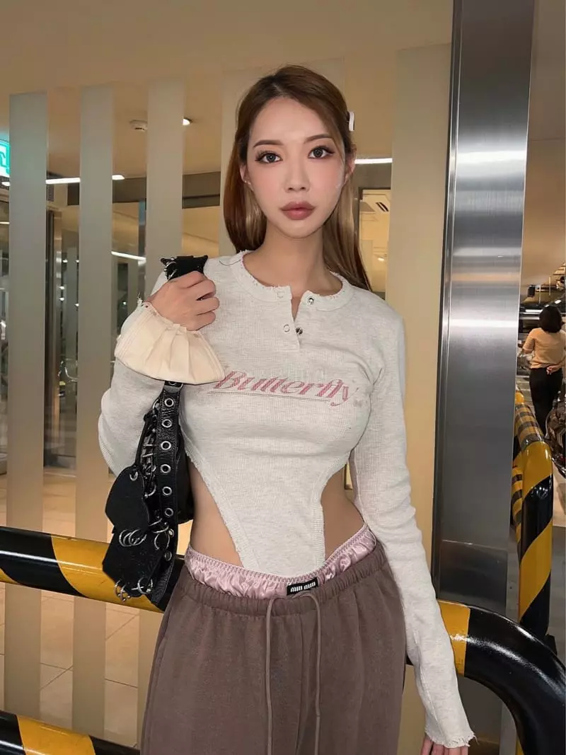 Gateless - Korean Women Fashion - #vintagekidsstyle - Butterfly Tee - 3