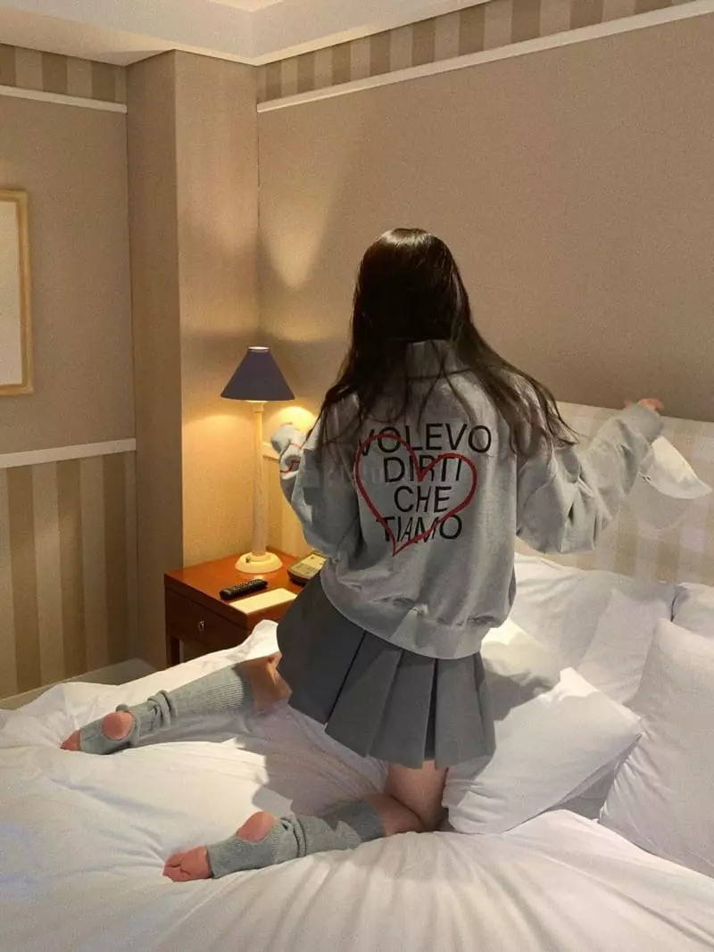 Gentlewoman - Korean Women Fashion - #momslook - Heart Sweatshirt - 9