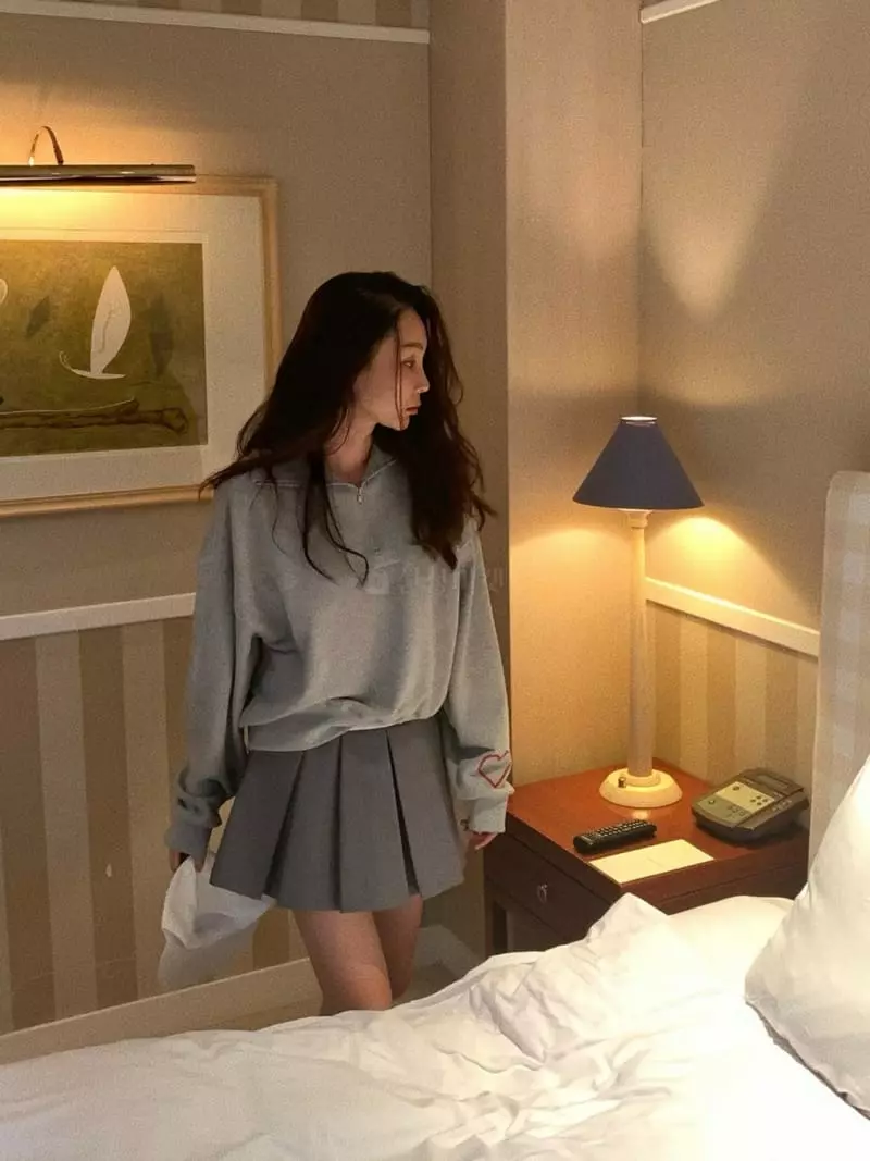 Gentlewoman - Korean Women Fashion - #womensfashion - Heart Sweatshirt - 10