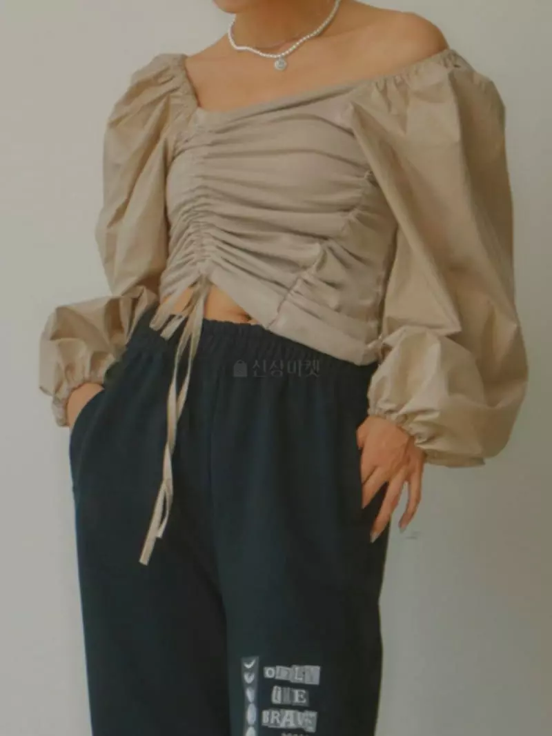 Ginger - Korean Women Fashion - #momslook - Uni Tunnel Blouse - 2