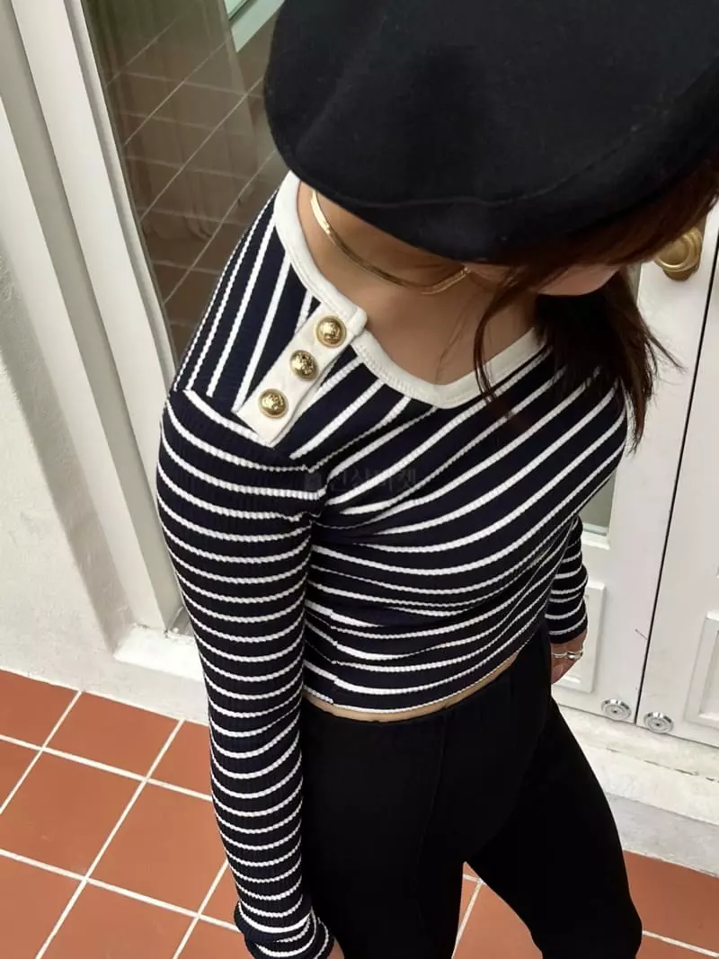 Ginger - Korean Women Fashion - #womensfashion - Marie Crop Tee
