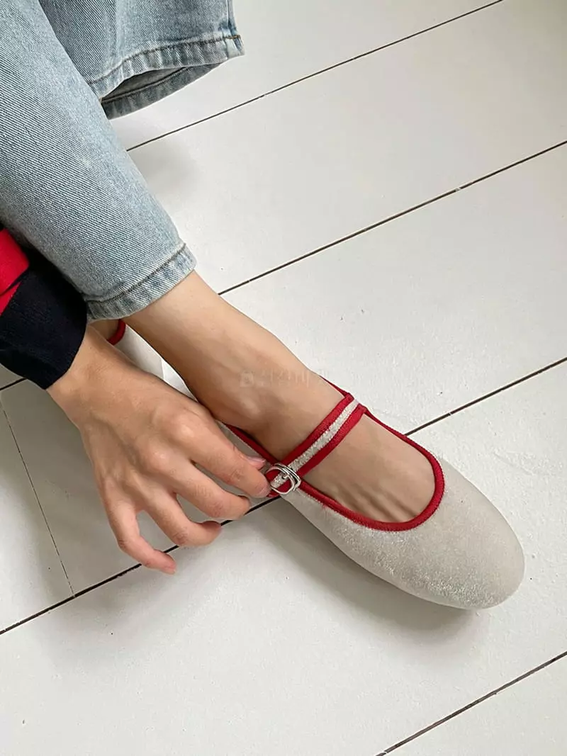 Golden Shoe - Korean Women Fashion - #momslook - st2312 Flats - 5