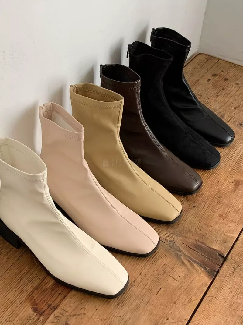 Golden Shoe - Korean Women Fashion - #romanticstyle - fa1122 Ankle Boots