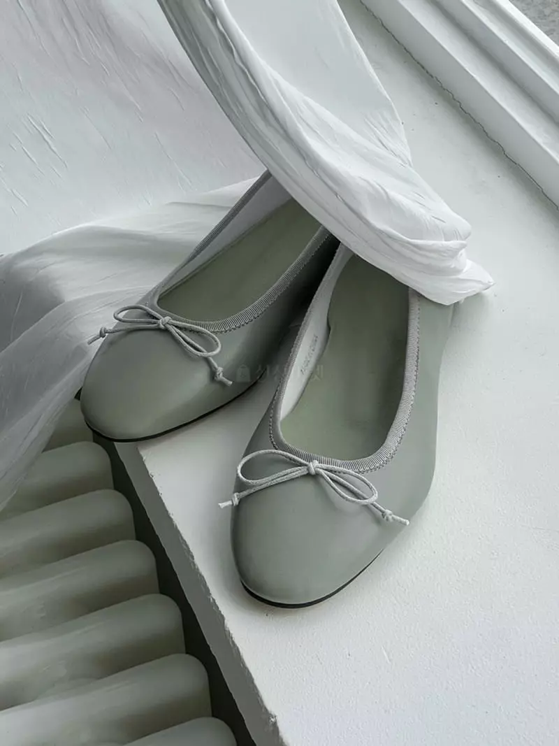 Golden Shoe - Korean Women Fashion - #thelittlethings - st2108 Flats - 2