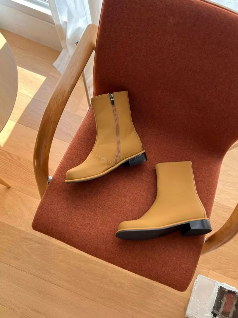 Golden Shoe - Korean Women Fashion - #womensfashion - i6051 Boots - 7