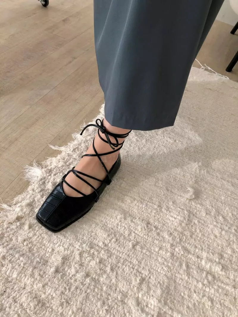 Golden Shoe - Korean Women Fashion - #momslook - i1907 Flats - 4