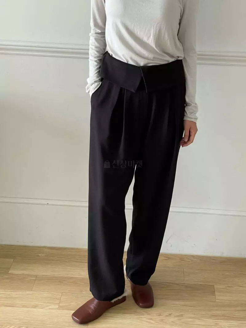 Hoper - Korean Women Fashion - #womensfashion - Poin Banding Pants - 4