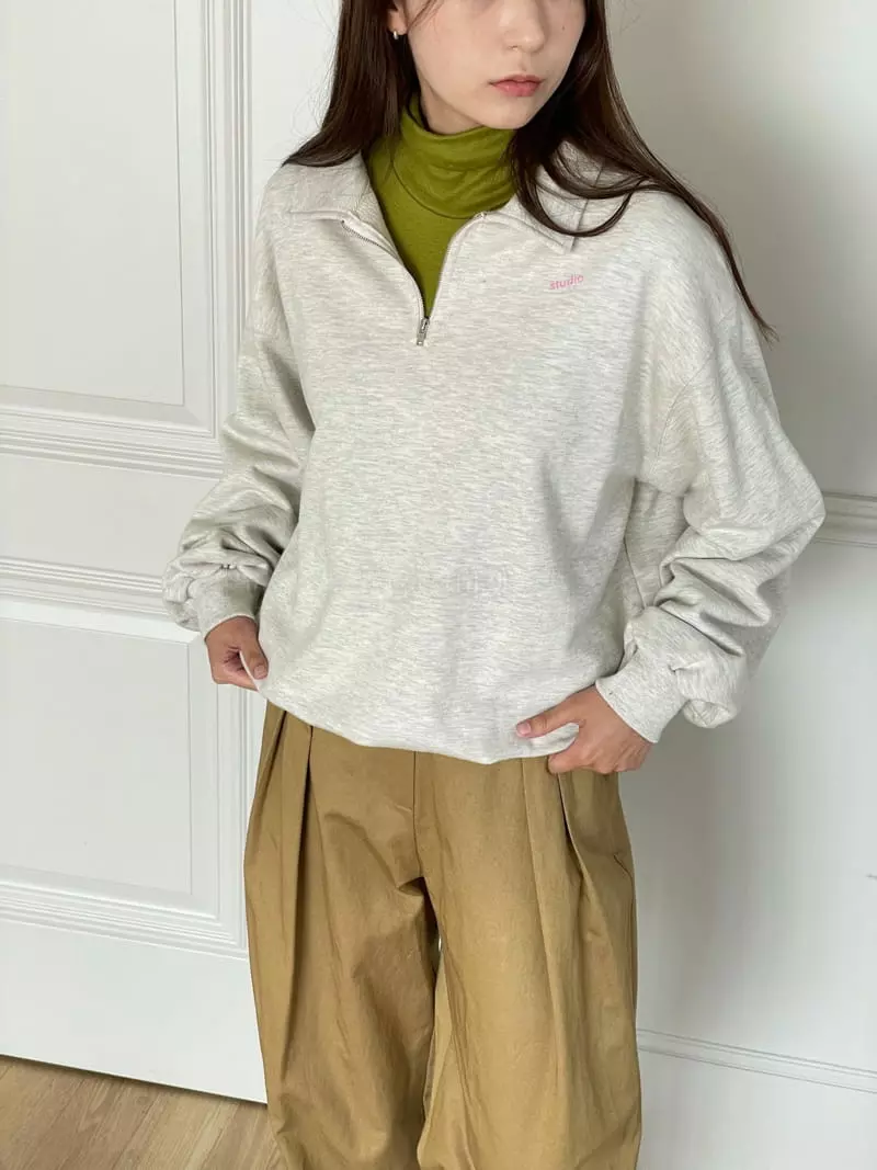 Hoper - Korean Women Fashion - #momslook - Collar Sweatshirt - 4