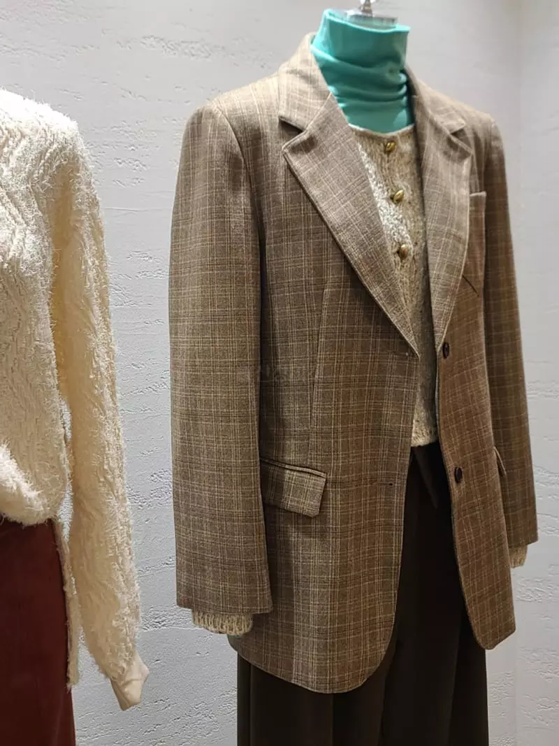 Hoper - Korean Women Fashion - #restrostyle - Check Two Button Jacket - 5