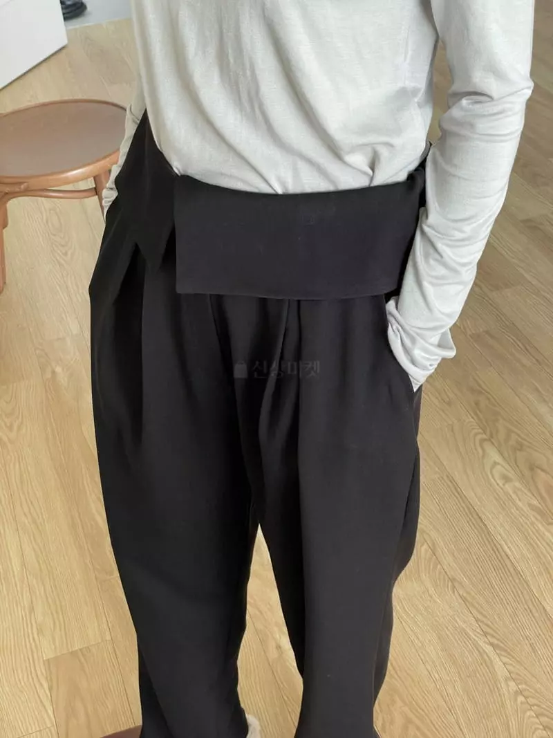Hoper - Korean Women Fashion - #womensfashion - Poin Banding Pants