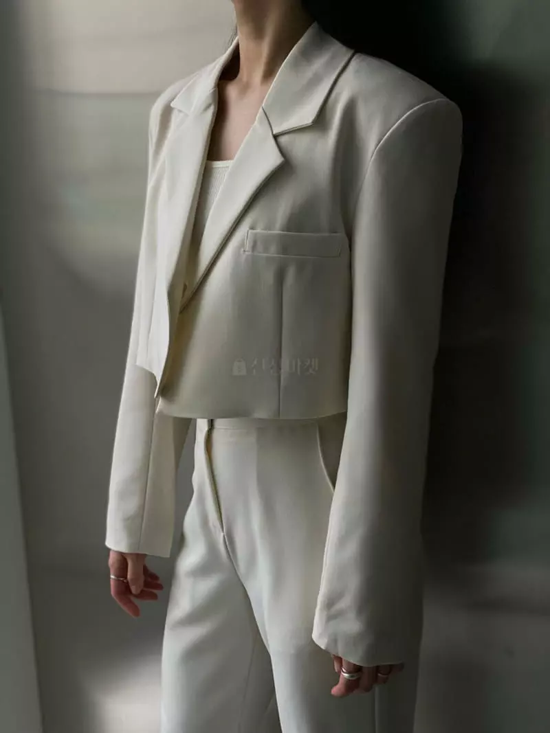 Howl - Korean Women Fashion - #momslook - Corner Short Blazer - 10