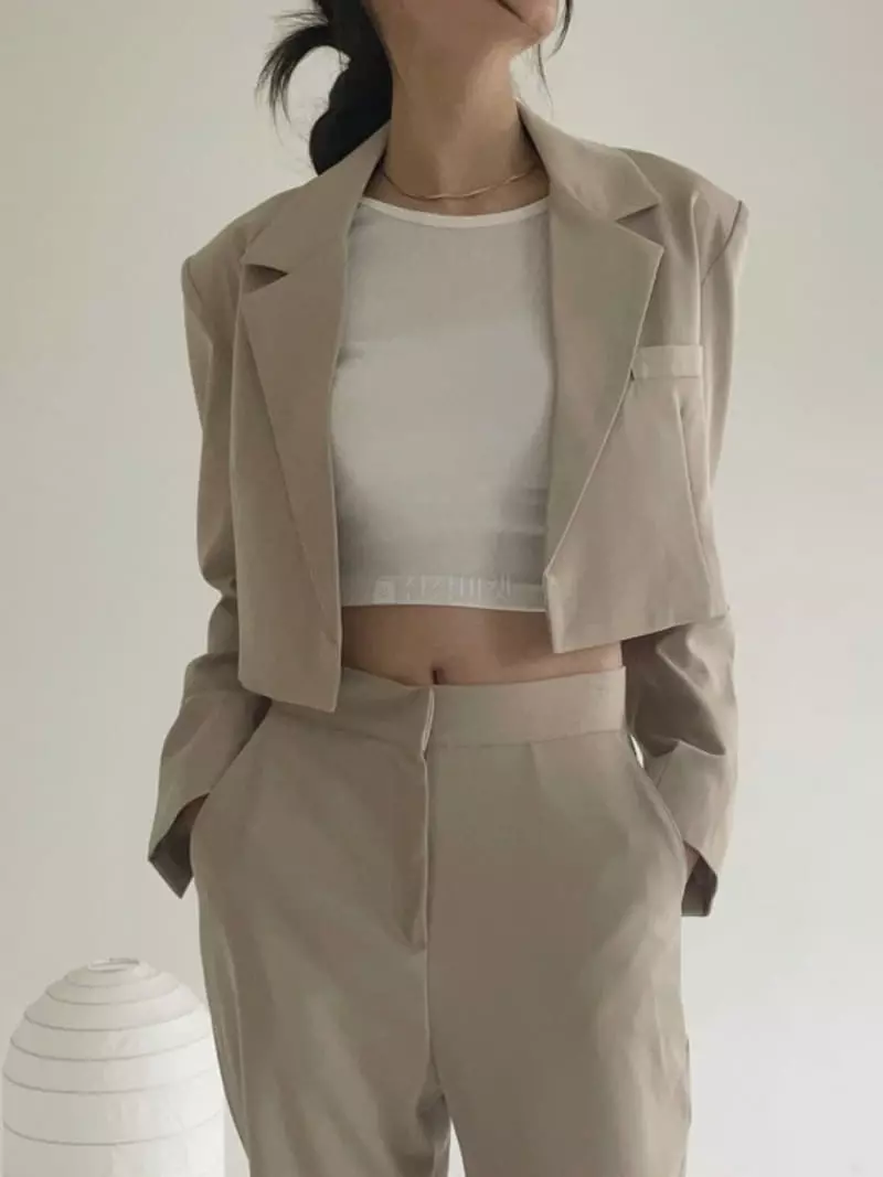 Howl - Korean Women Fashion - #momslook - Corner Short Blazer - 2