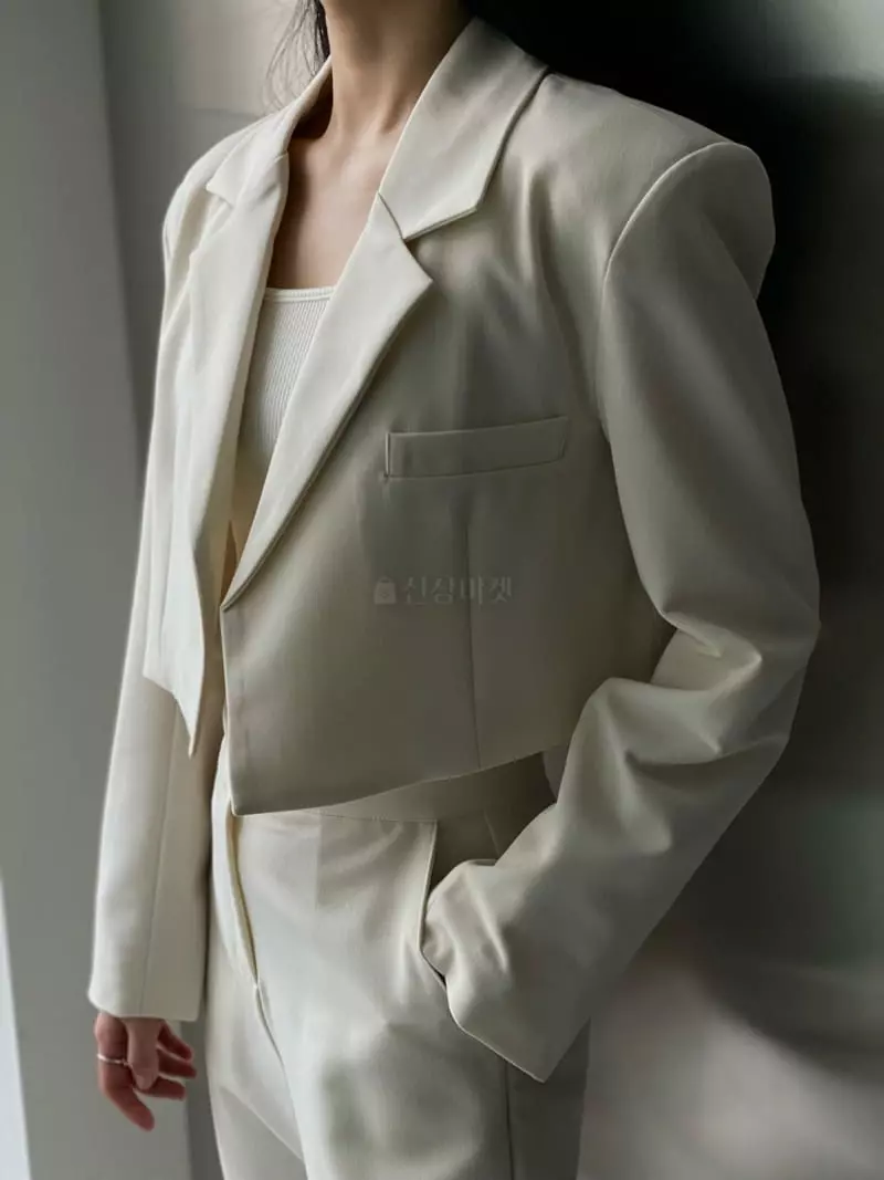Howl - Korean Women Fashion - #momslook - Corner Short Blazer - 8