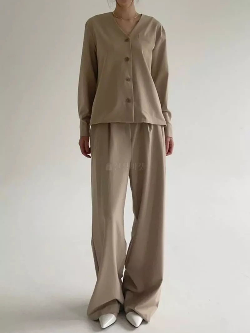Howl - Korean Women Fashion - #momslook - Moa V-neck Blouse - 3