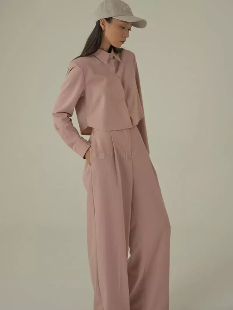 Howl - Korean Women Fashion - #momslook - Mona Crop Blouse - 2