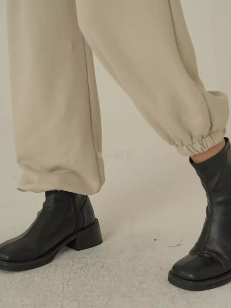 Howl - Korean Women Fashion - #vintageinspired - Soft Jogger Pants - 11