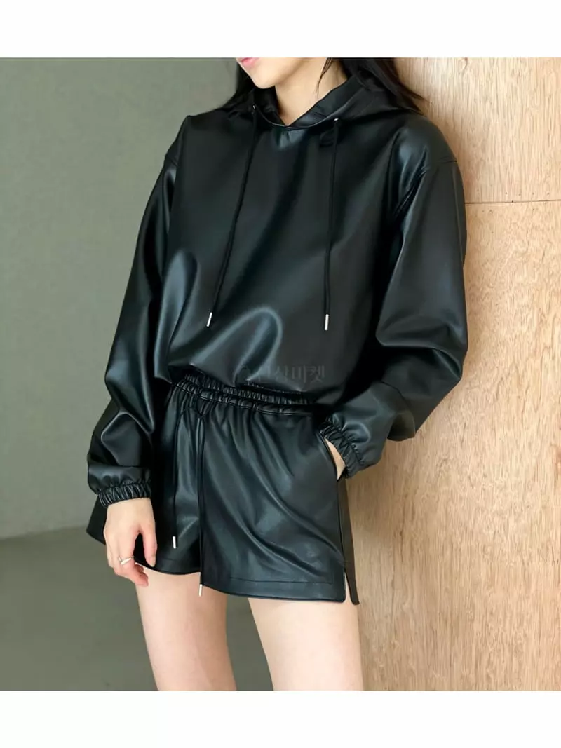 Howl - Korean Women Fashion - #vintagekidsstyle - Leather SHorts - 3
