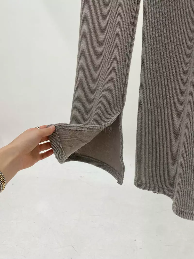 Howl - Korean Women Fashion - #vintagekidsstyle - Knit Slit Pants - 2