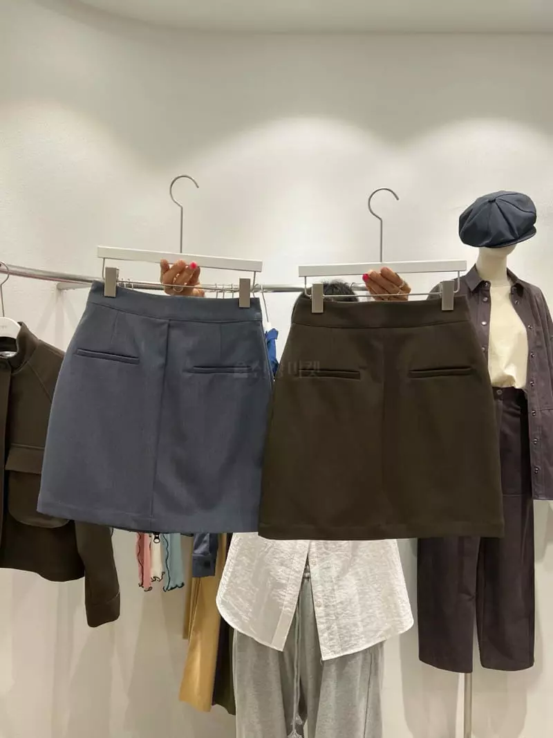 Inni - Korean Women Fashion - #momslook - Kai Pocket Mini Skirt - 12