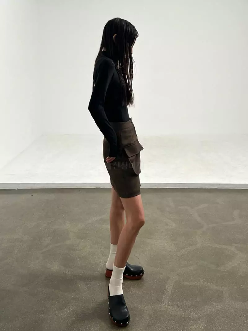 Inni - Korean Women Fashion - #momslook - Kai Pocket Mini Skirt - 8