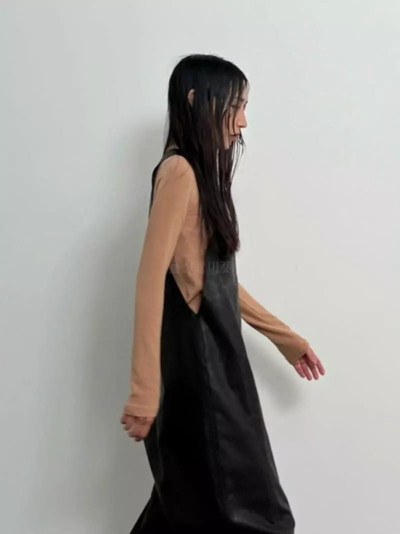 Inni - Korean Women Fashion - #momslook - D Turtleneck Tee - 6