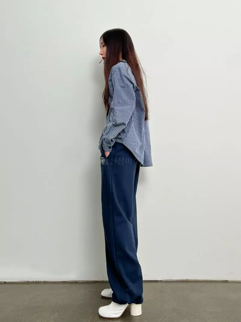 Inni - Korean Women Fashion - #womensfashion - Clover Embroidery Pants - 2