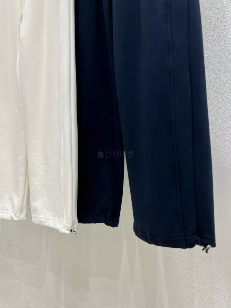 Inni - Korean Women Fashion - #womensfashion - Clover Embroidery Pants - 6