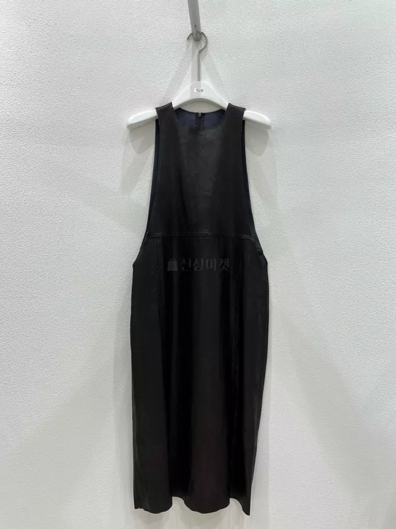 Inni - Korean Women Fashion - #womensfashion - J Leather Cutting One-piece - 3