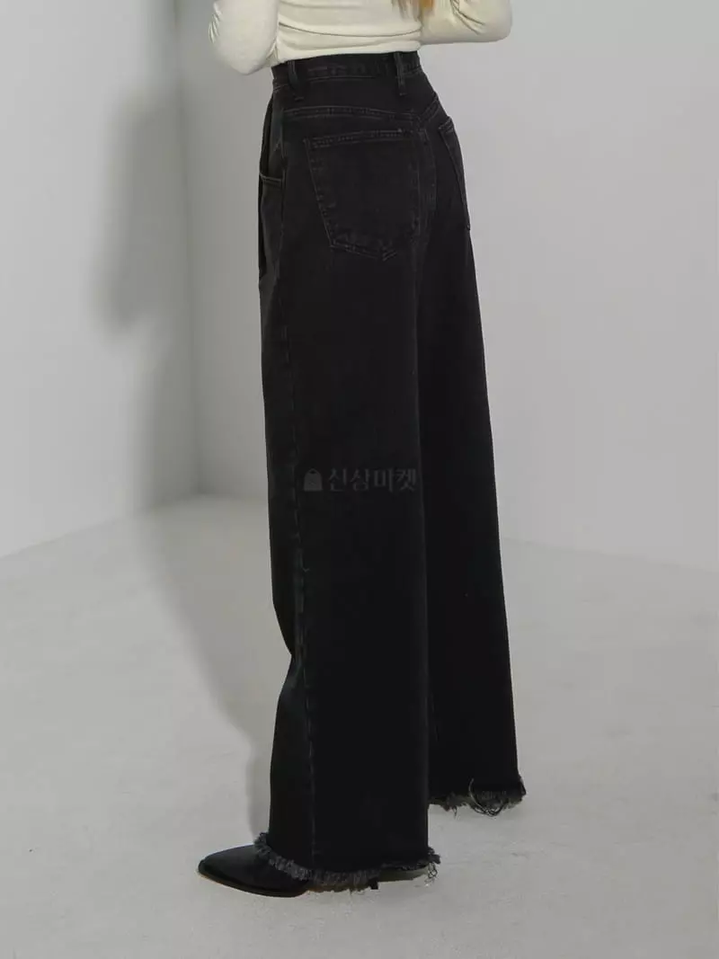 Inssense - Korean Women Fashion - #womensfashion - Two Pintuck Jeans - 4