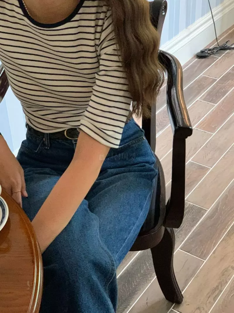 Jinsim - Korean Women Fashion - #restrostyle - Daisy Hallf Tee - 3