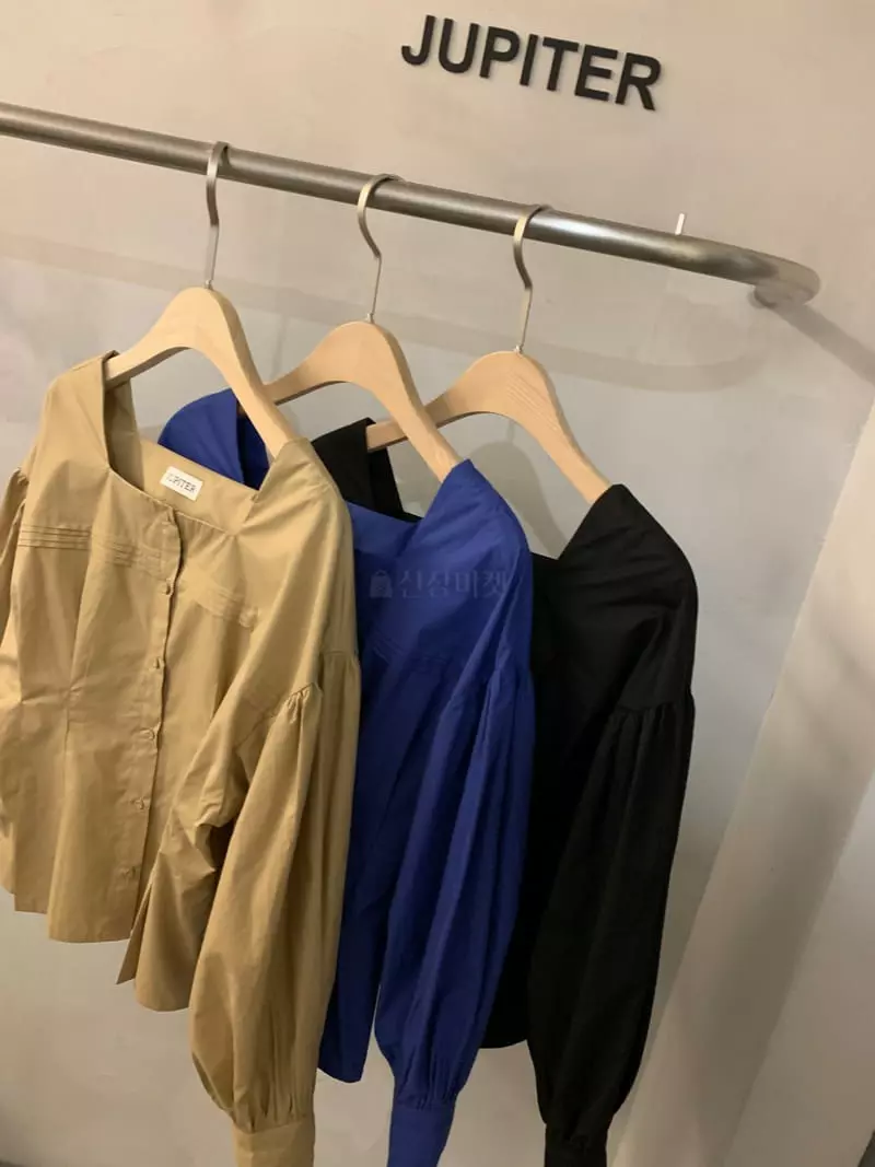 Jupiter - Korean Women Fashion - #womensfashion - Square Blouse
