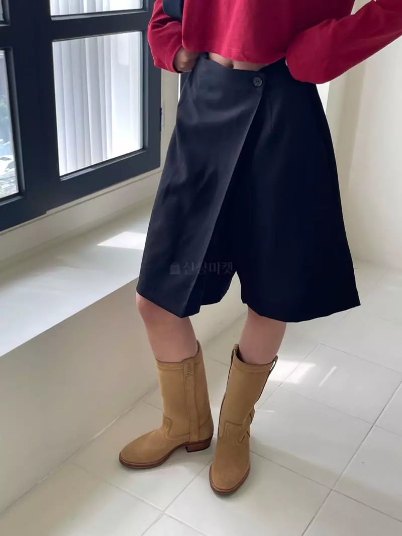 Kare - Korean Women Fashion - #momslook - Wrap Shorts - 9