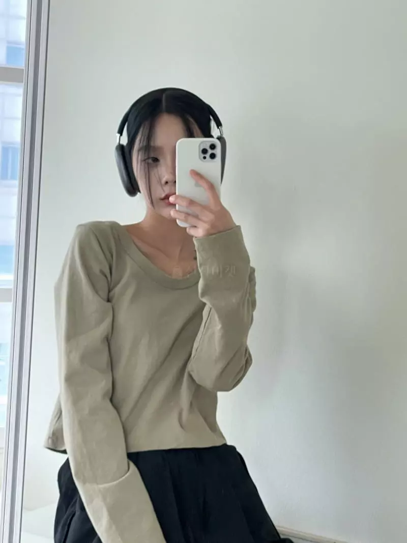 Kare - Korean Women Fashion - #momslook - Crop Tee - 3