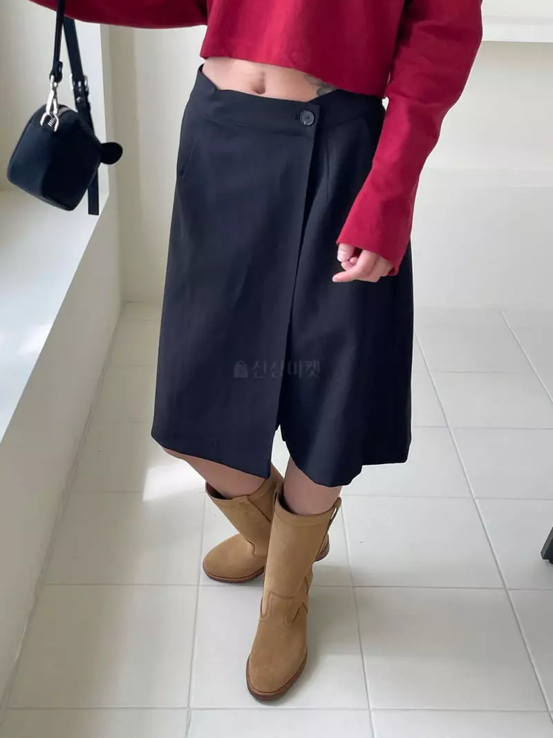 Kare - Korean Women Fashion - #womensfashion - Wrap Shorts - 10