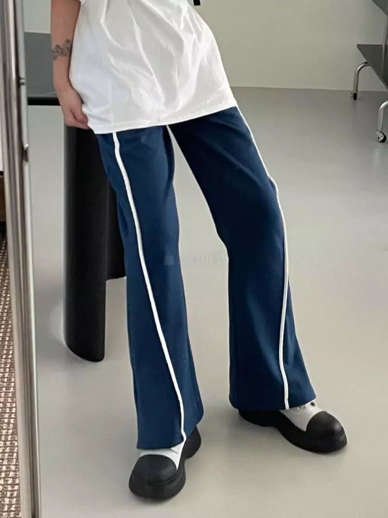 Kare - Korean Women Fashion - #womensfashion - Line Pants - 5