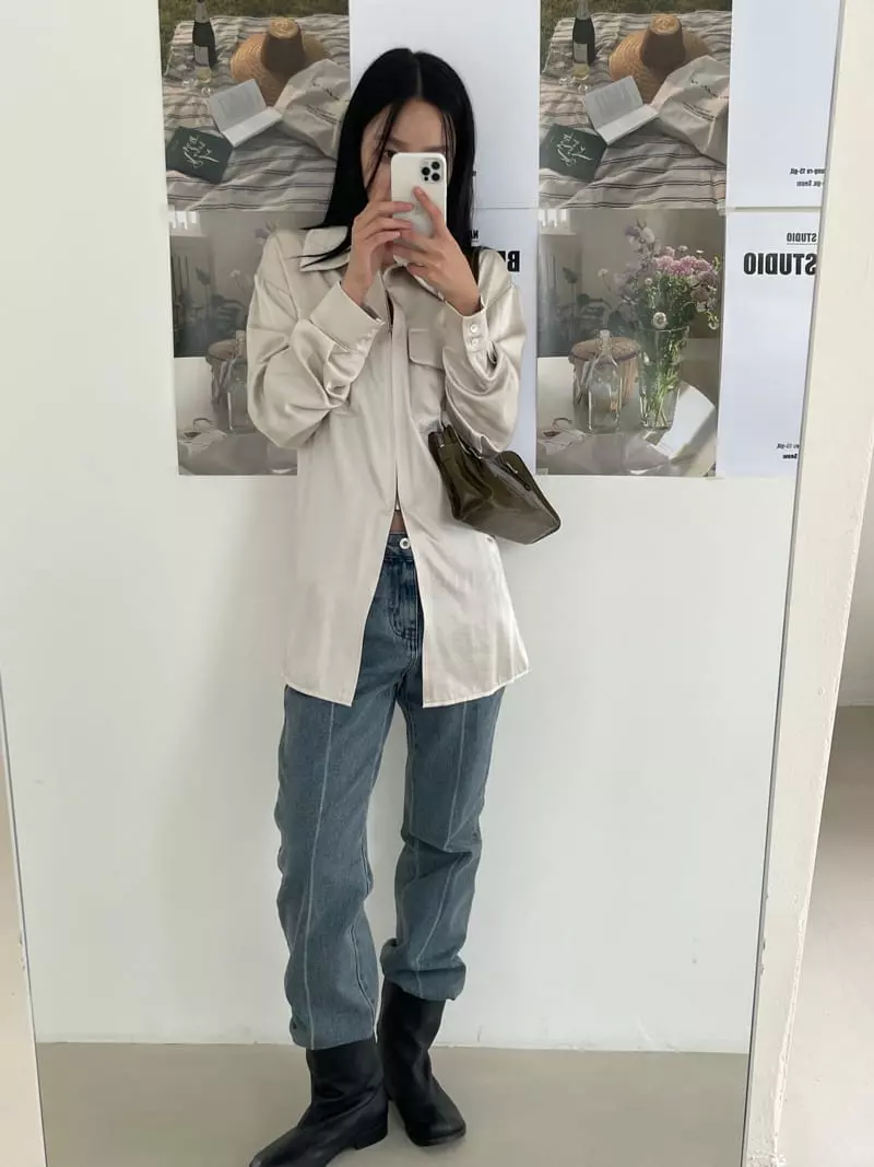 Kare - Korean Women Fashion - #womensfashion - Glossy Blouse - 3