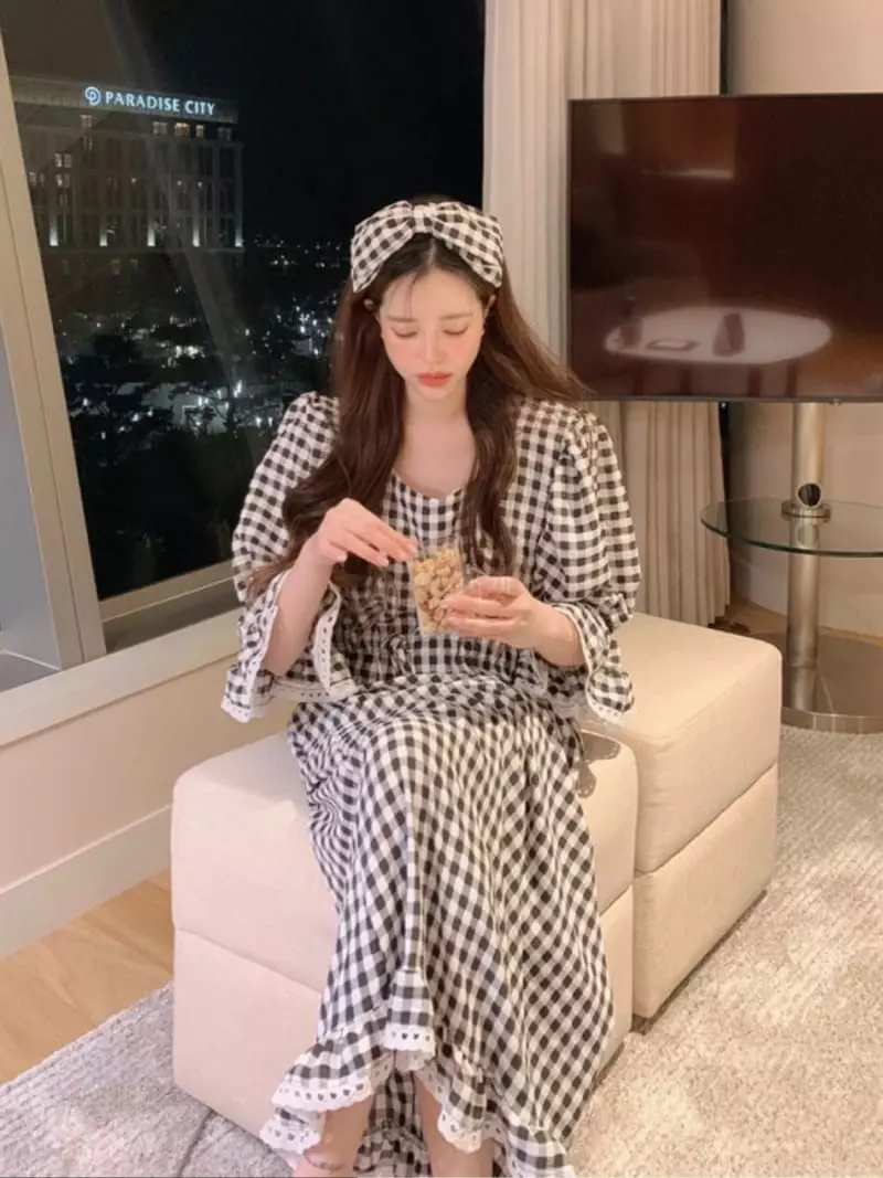Kkonju - Korean Women Fashion - #momslook - Hear Check One-piece - 2