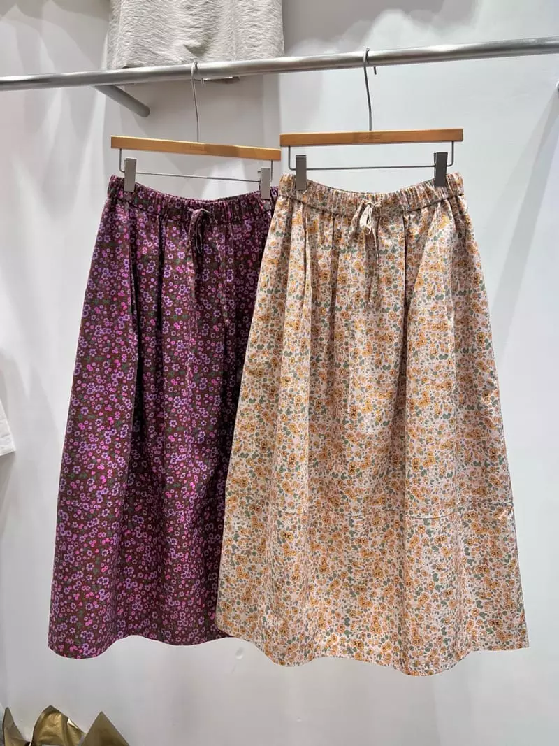 Lable - Korean Women Fashion - #momslook - Small Flower Skirt - 2