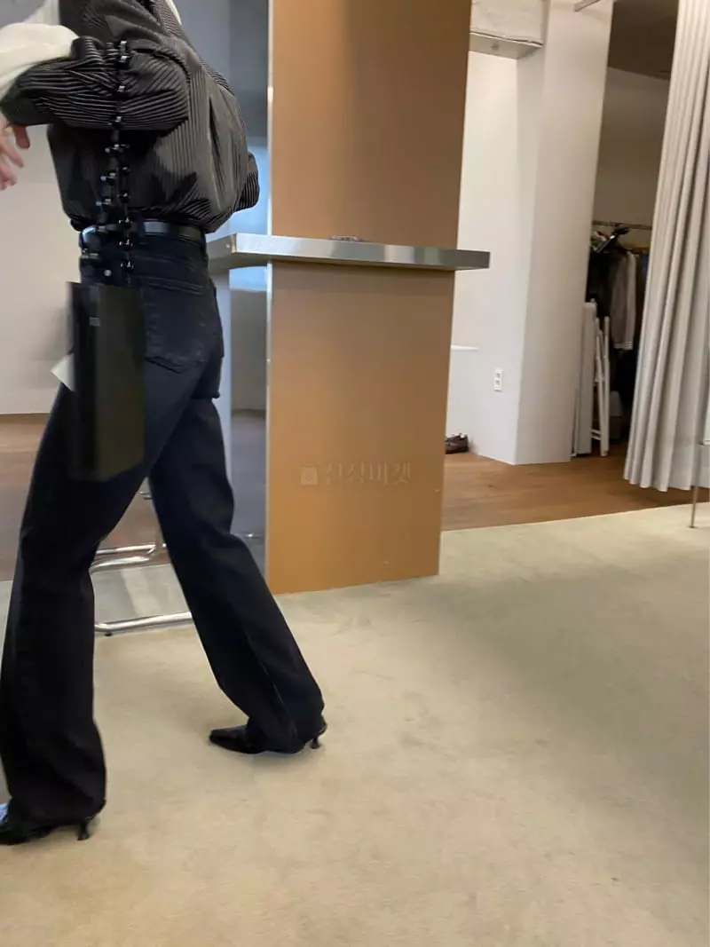 Lake Side - Korean Women Fashion - #womensfashion - Slim Jeans - 2