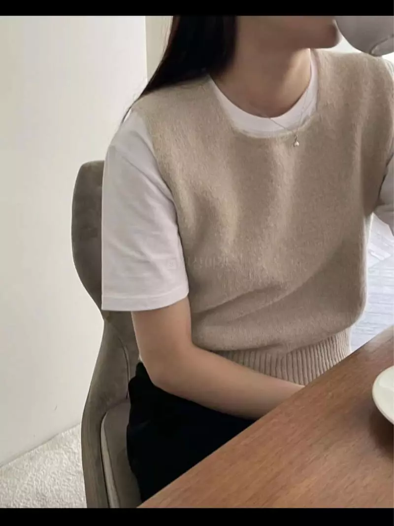 Lamagie Pie - Korean Women Fashion - #momslook - Alpaca Square Knit Tee - 2
