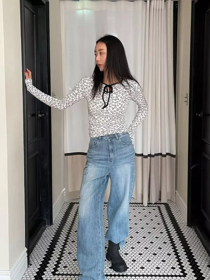 Lamp - Korean Women Fashion - #momslook - Heart Tee - 2