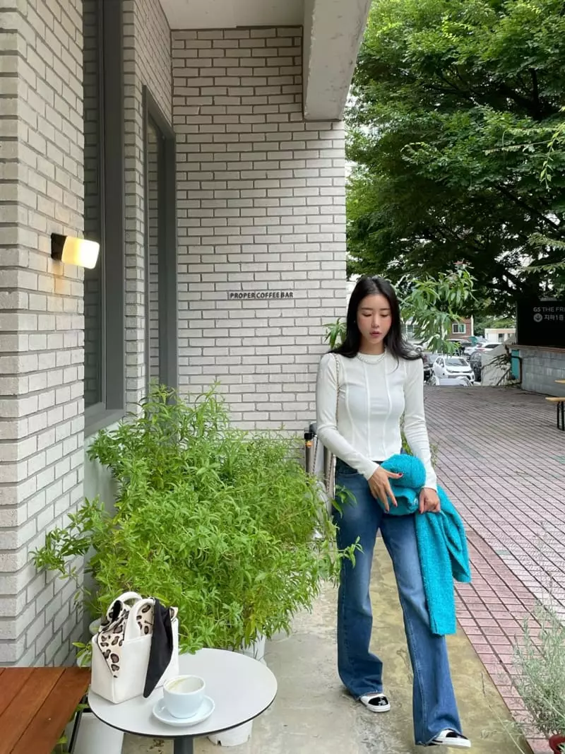 Lamp - Korean Women Fashion - #momslook - Poss Tee - 5