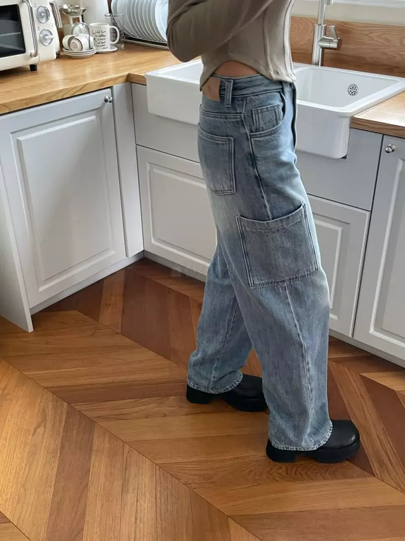 Lamp - Korean Women Fashion - #momslook - 803 Pocket Jeans