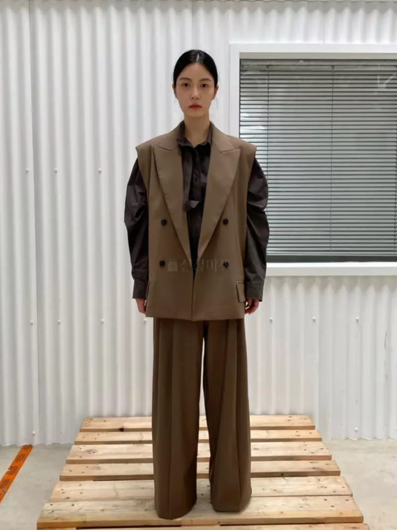 Le-Ppl - Korean Women Fashion - #momslook - Bolf Vest - 3