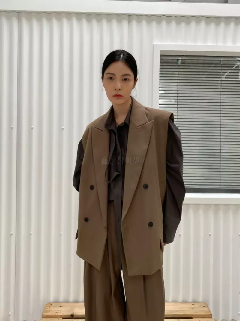 Le-Ppl - Korean Women Fashion - #momslook - Bolf Vest - 4