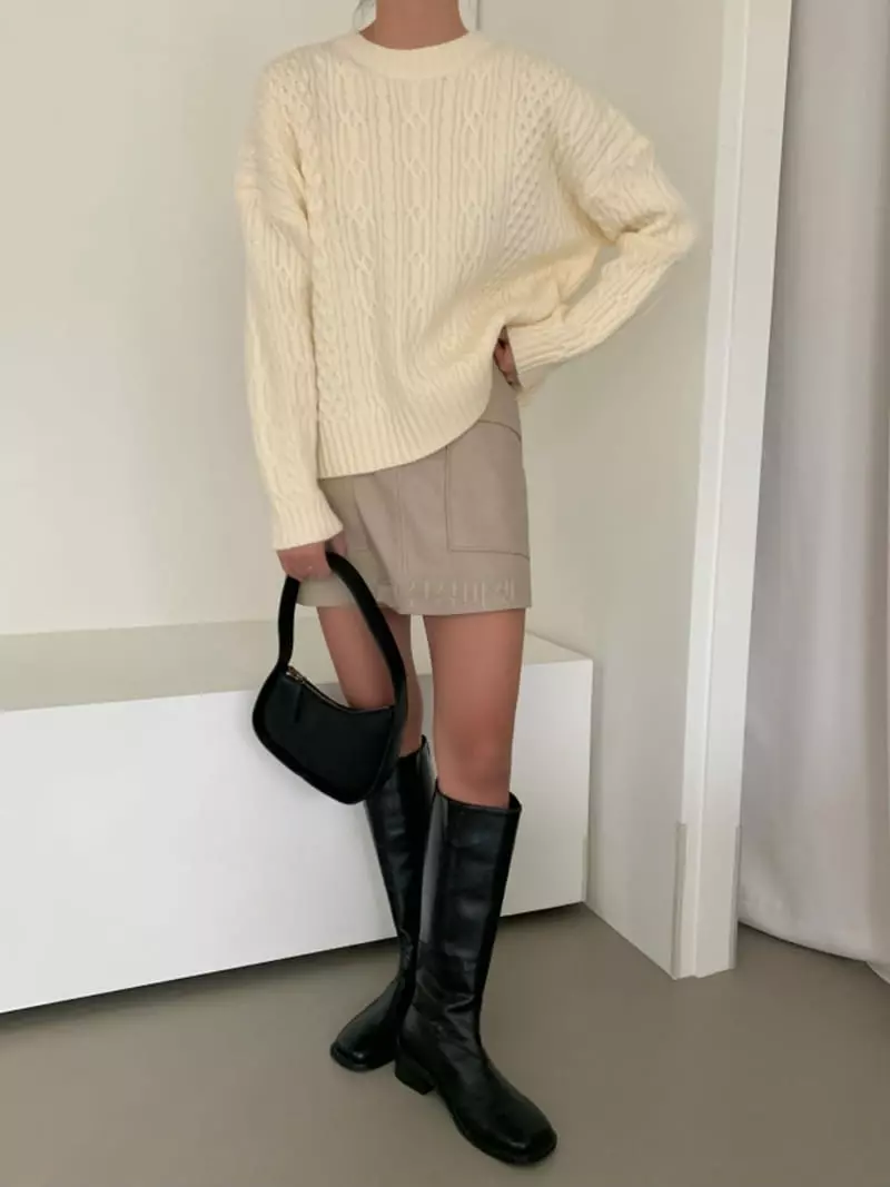 Level - Korean Women Fashion - #restrostyle - Bibi Twist Knit Tee - 2