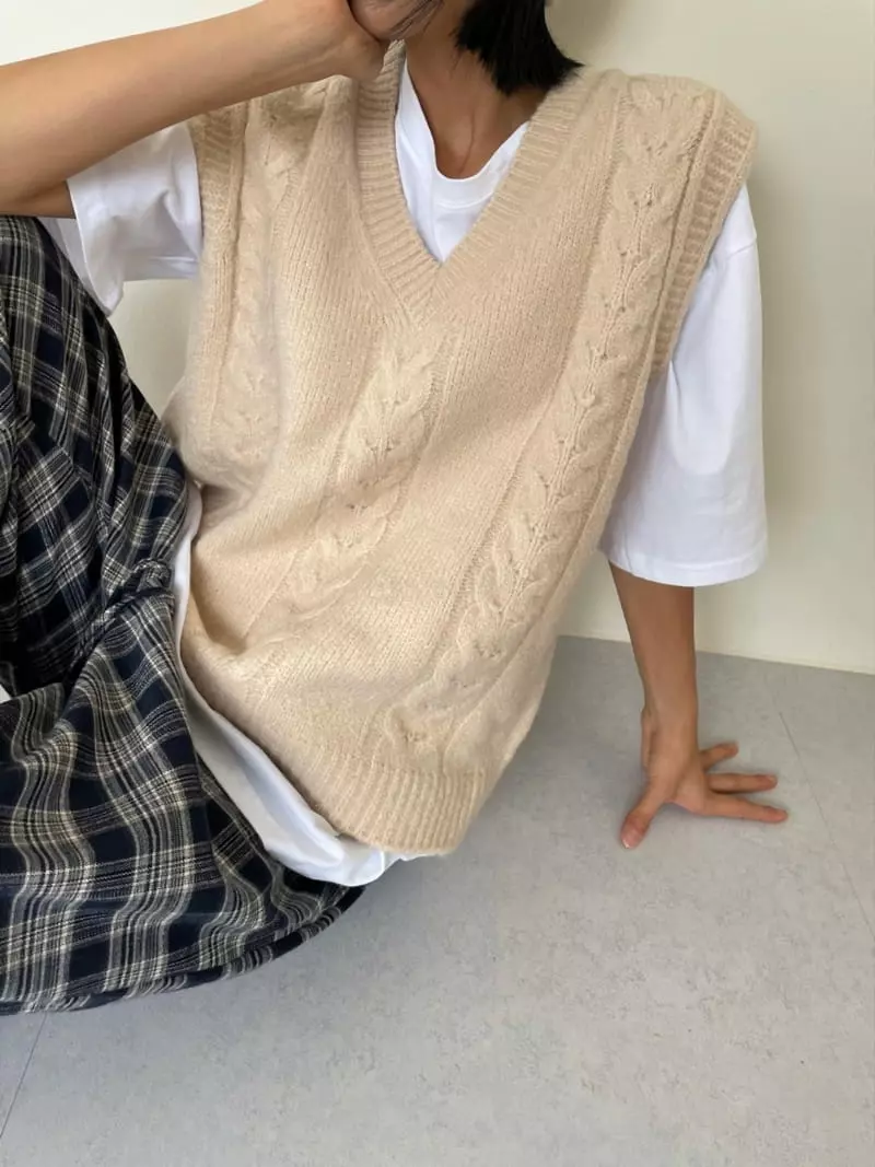 Level - Korean Women Fashion - #vintageinspired - Mue Knit Vest - 3