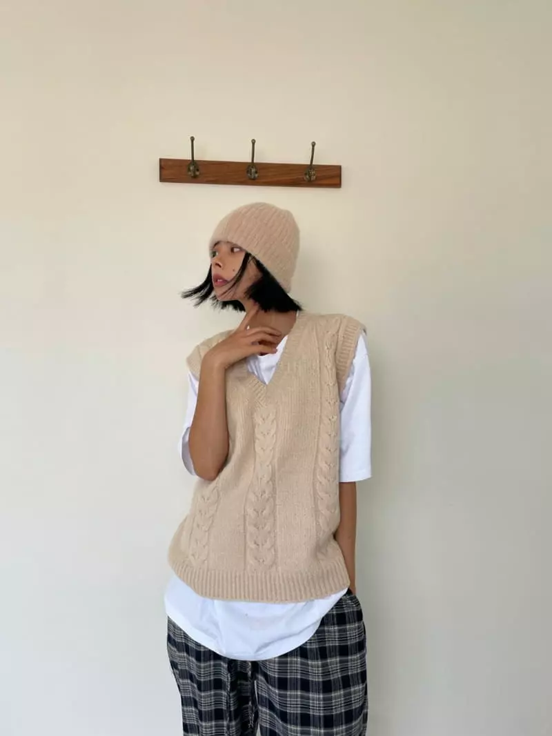 Level - Korean Women Fashion - #vintageinspired - Mue Knit Vest - 4