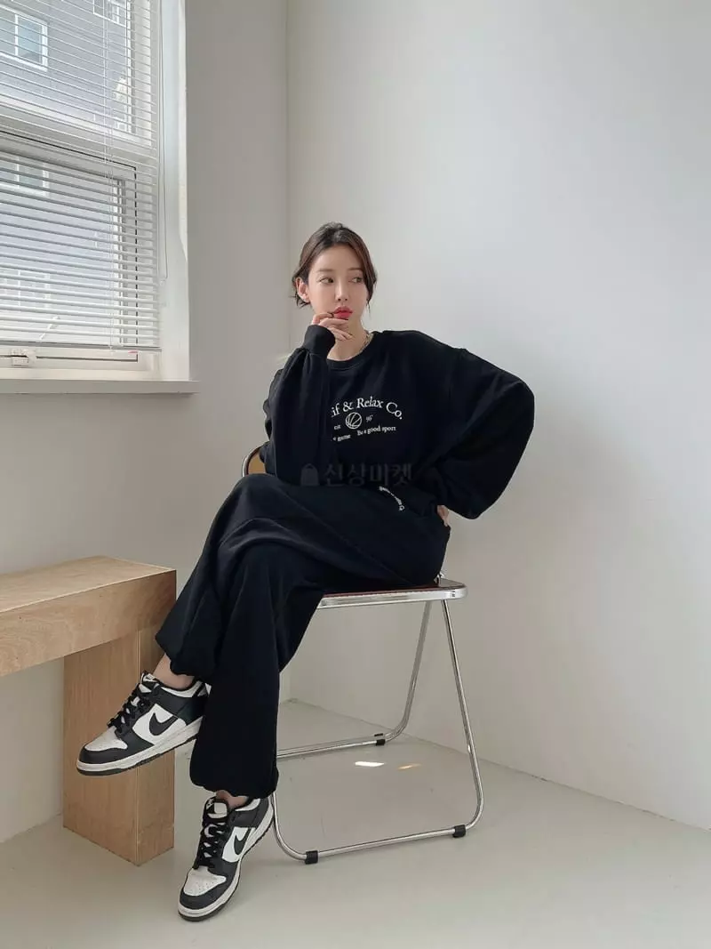 Lissom - Korean Women Fashion - #momslook - Moe Sweatshirt - 6